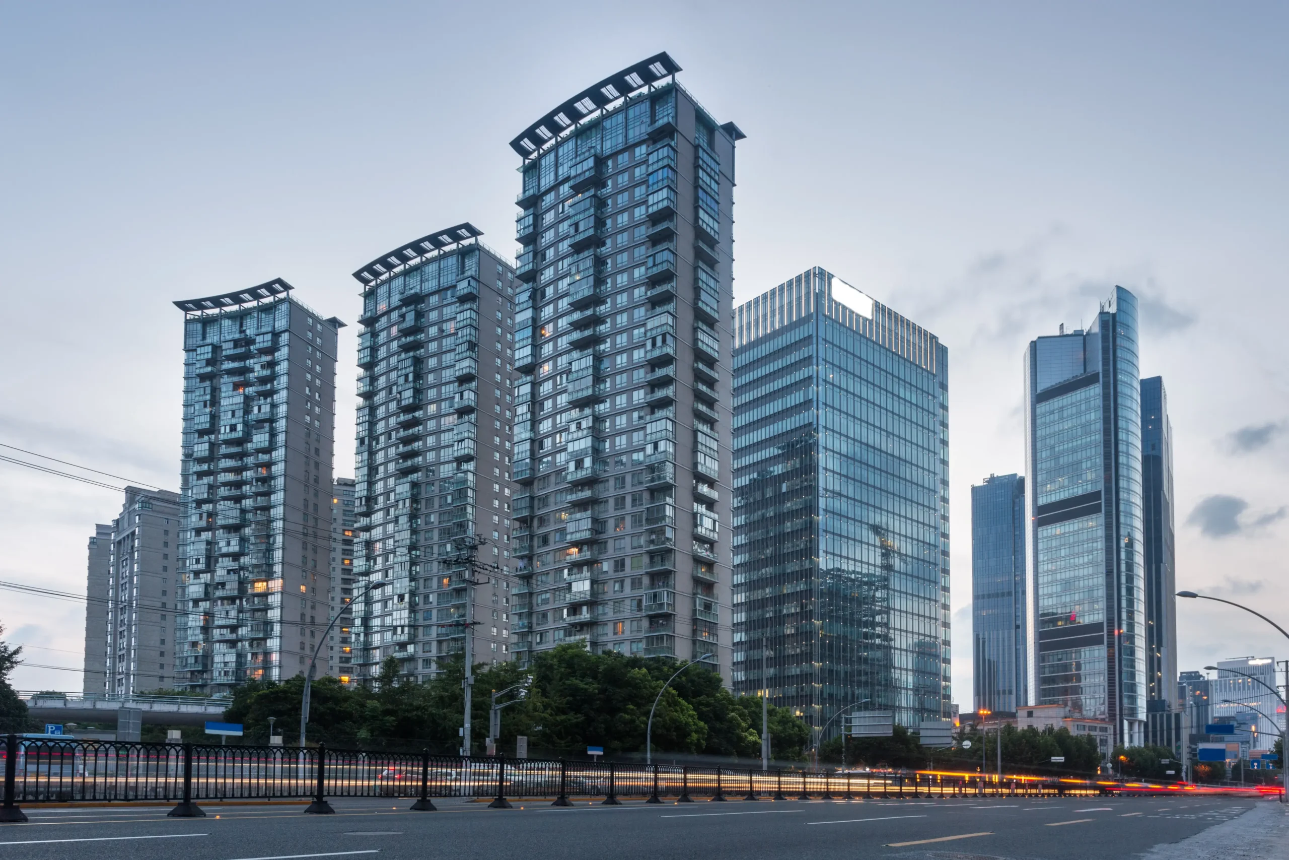 urban-traffic-with-cityscape (2) (1)